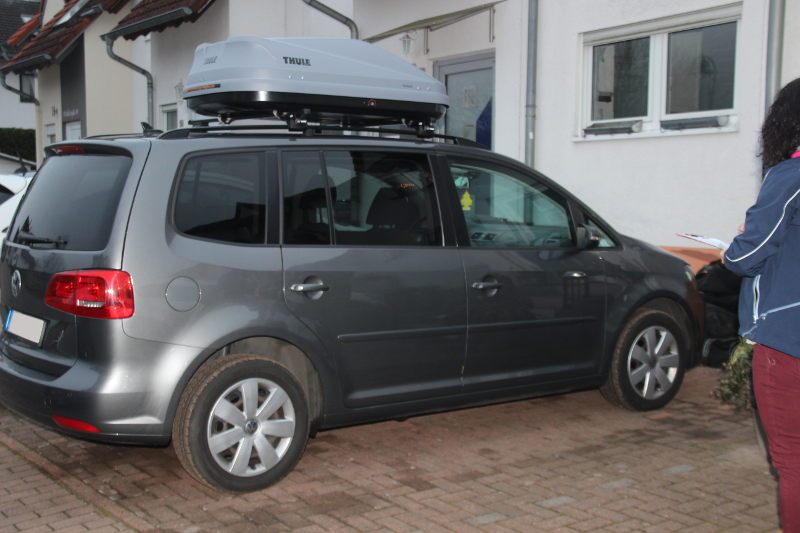 Dachbox auf einem VW Touran, bei uns in Neustadt zu mieten