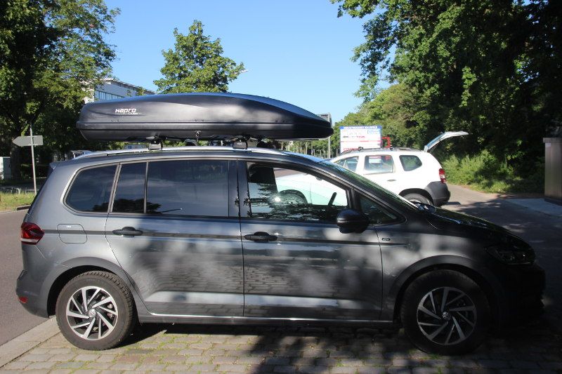 Neustadt: Dachbox von Hapro 600 Liter auf einem VW Touran