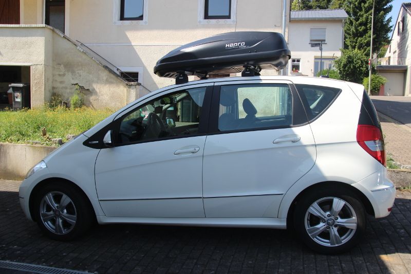 Dachbox mit einem Volumen von 370 Litern von HAPRO auf einem Mercedes A-Klasse in Neustadt