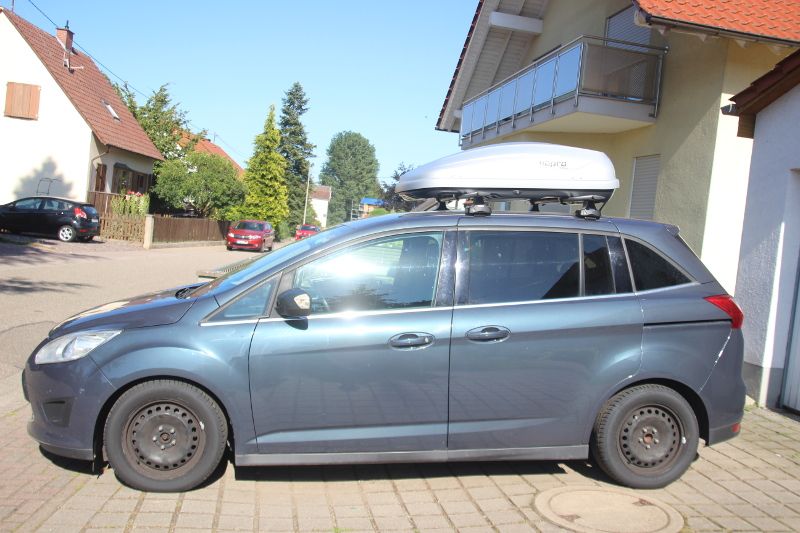 Dachbox auf einem Ford Grand C-Max in Neustadt