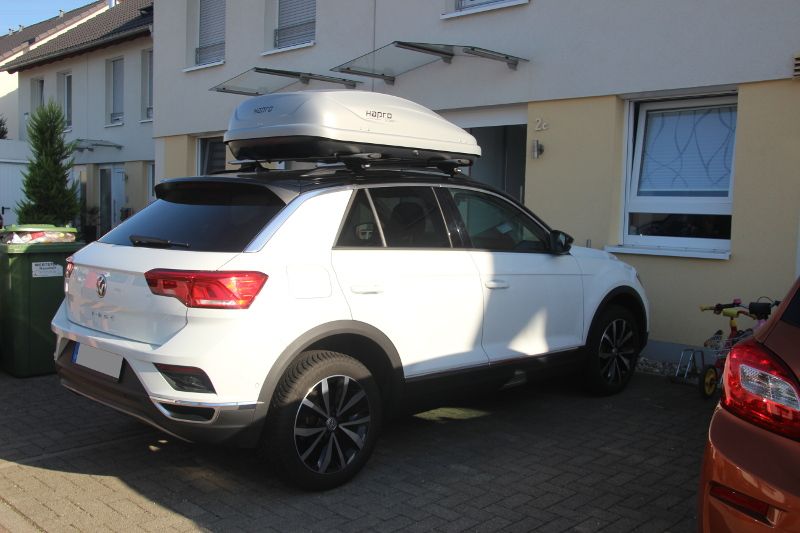Neustadt: Dachbox 370 Liter auf einem VW T-Roc