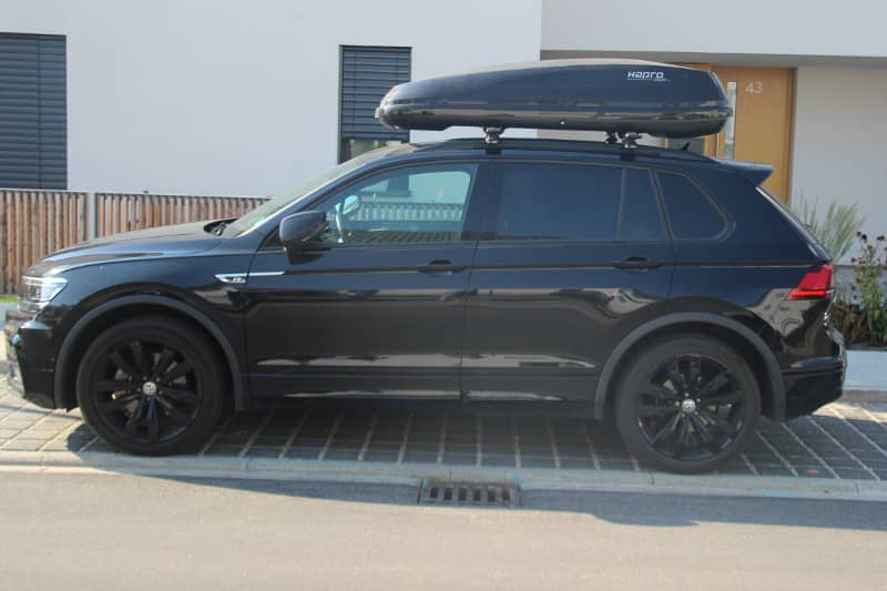 Eine Dachbox mit 430 Liter Volumen auf einem VW Tiguan bei uns in Neustadt